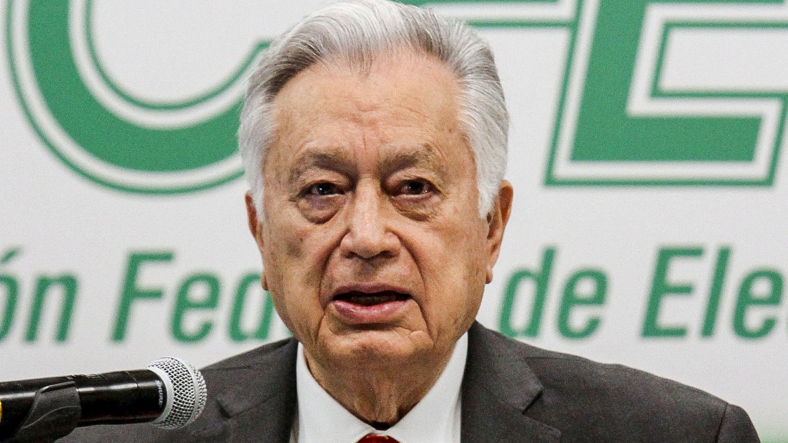 CFE responde a recorte de calificación de Moodys hay solvencia