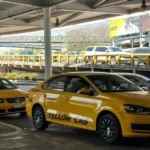 Autoridades buscan solución que beneficie a todos en conflicto de taxis de plataformas en el AICM