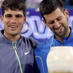 Djokovic y Alcaraz avanzan sin apuros en Australia