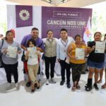 Lleva Ana Paty Peralta servicios y descuentos a familias de la Supermanzana 259