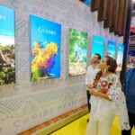 Junto a líderes de turismo, recorre Mara Lezama el Pabellón del Caribe Mexicano en el Tianguis de Acapulco