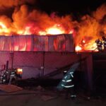 Sofocan fuerte incendio en fábrica de Ecatepec, Edomex; fueron evacuadas 100 personas (Imágenes)