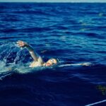 David Olvera impone récord en México al nadar 85 km en mar abierto (Video)