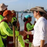 Mantiene Ayuntamiento limpieza permanente para preservar las playas públicas de Cancún