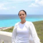 En Cozumel, Ana Paty Peralta fortalece la unidad y la organización territorial