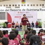 Clausura Jacobo Arzate el Curso de Verano ‘Baaxlo’ob Paalalo’ob 2026’, en Chetumal