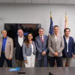 Presenta Mara Lezama en Orlando, Florida, el Distrito Financiero y Tecnológico de Cancún