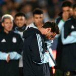 Llorando se despide Lionel Messi, tras una última clase magistral en Argentina